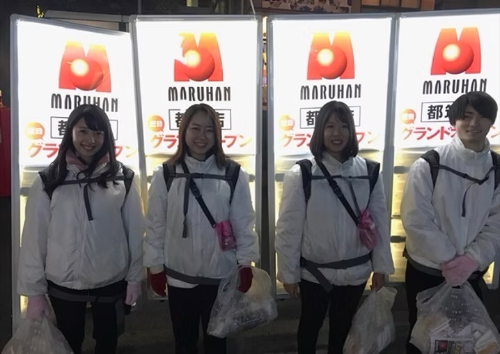 光る歩く広告ルーモ